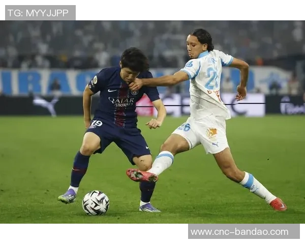 法甲赛季精彩对决里尔迎战马赛摩纳哥客场全取三分